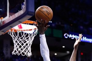 Celtics ve Warriors yarı finallere galibiyetle başladı