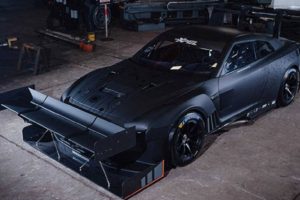 1600 beygirlik Nissan GT-R yarışta