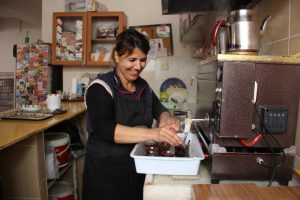 Tabuları yıktı, 6 yıldır kahvecilik yapıyor