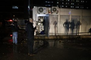 ATM'yi 'bu bir soygundur' diyerek soymuşlar