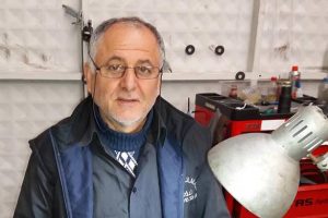 İş&ccedil;i, elini torna makinesine kaptırdı