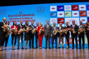 Deneyimli haber spikerlerinden &ouml;ğretmenlere T&uuml;rk&ccedil;e'nin kullanımı eğitimi