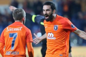 Arda Turan, Başakşehir'de de umduğunu bulamadı