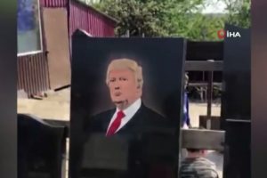 Trump'ın mezar taşını yaptı