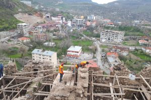 400 yıllık kale evlerde restorasyon başladı