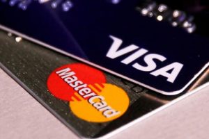 AB, Mastercard ve Visa`nın &ccedil;ok taraflı &ouml;deme &uuml;cretlerini d&uuml;ş&uuml;rd&uuml;
