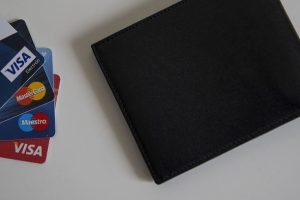 AB, Visa ve MasterCard'ın taahh&uuml;tlerini kabul etti