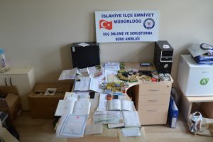 Gaziantep'te 'tefeci' operasyonu: 3 g&ouml;zaltı