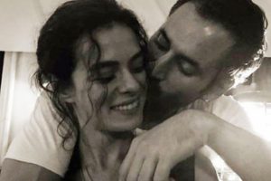 &Ouml;zge &Ouml;zpirin&ccedil;ci-Burak Yamant&uuml;rk aşkı doludizgin