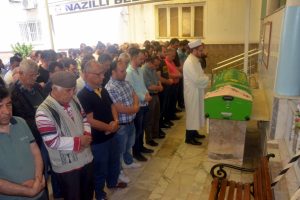 Motosiklet kazasında &ouml;len &Ouml;zge, toprağa verildi