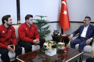 Fuat Oktay, Rıza Kayaalp ve Atakan Y&uuml;ksel'i kabul etti