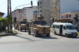 Suriye sınırına komando ve askeri sevkiyat