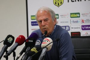 Mustafa Denizli: "Tercih hatalarımızın fazla olduğu bir oyun oynadık"
