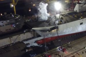 Tuzla'da tersanede yangın &ccedil;ıktı!