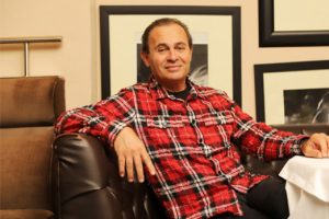 Ayhan Sicimoğlu: Cem Yılmaz'la uzaktan sevişiriz