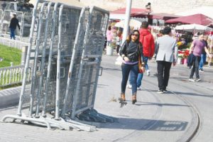Taksim Meydanı'nda bariyerli &ouml;nlem
