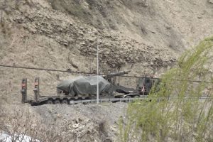 Irak sınırına fırtına ob&uuml;s&uuml; ve tank sevkiyatı