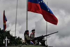 Venezuela'da darbe girişimi, ordu harekete ge&ccedil;ti