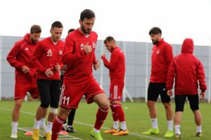 Sivasspor, Başakşehir ma&ccedil;ı hazırlıklarını s&uuml;rd&uuml;rd&uuml;