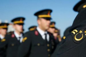 Uzman &ccedil;avuştan 'r&uuml;şvet' alan astsubay tutuklandı!