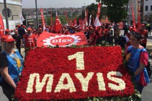 İstanbul'da 1 Mayıs kutlaması... İş&ccedil;iler Bakırk&ouml;y'de toplandı