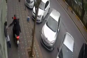 Kapka&ccedil;&ccedil;ılar &ouml;nce kameralara, sonra polise yakalandı