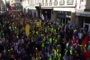 Sarı Yelekliler 1 Mayıs'ta da sokaklarda