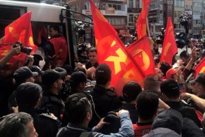 Yasa dışı g&ouml;steri yapmaktan g&ouml;zaltına alınanların sayısı 84'e y&uuml;kseldi