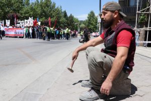 Uzaktan izlediler! "Ne yapalım bizim işimiz &ccedil;alışmak"