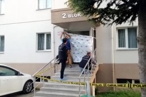25 yerinden bı&ccedil;aklanan kadının cinayet ş&uuml;phelisi yakalandı