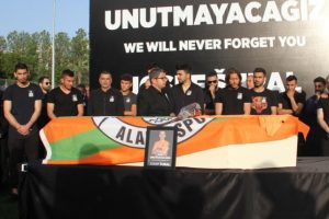 Alanyaspor erteleme talebini geri &ccedil;ekti