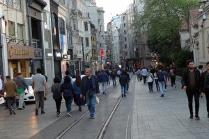 İstiklal Caddesi yaya trafiğine a&ccedil;ıldı