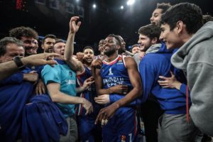 Fenerbah&ccedil;e Beko'dan Anadolu Efes'e tebrik
