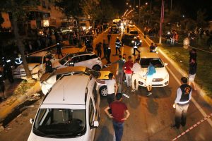 5 aracın karıştığı zincirleme kazada 15 kişi yaralandı