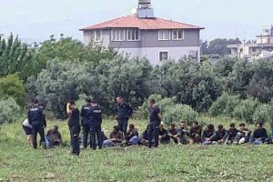 Hatay'da 26 ka&ccedil;ak g&ouml;&ccedil;men yakalandı