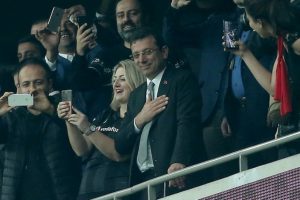 &Ouml;v&uuml;r: Beşiktaş, sahibine haber vermeden locayı İmamoğlu'na tahsis etmiş