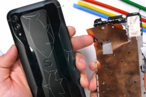 Xiaomi Black Shark 2 par&ccedil;alarına ayrıldı!