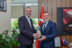 Bursa Ticaret ve Sanayi Odası heyetinden Başkan &Ouml;zkan'a ziyaret