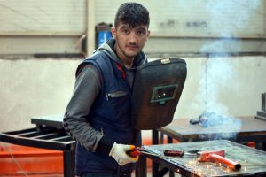 Muay Thai ve Kick Boksta d&uuml;nya 3'&uuml;nc&uuml;s&uuml; gen&ccedil;, kaynak ustası oldu