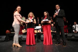 Bursa Nil&uuml;fer'de k&uuml;lt&uuml;r el&ccedil;ilerinden unutulmaz konser