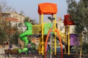 Parkta tacizciden ka&ccedil;an kız &ccedil;ocuğu polise sığındı