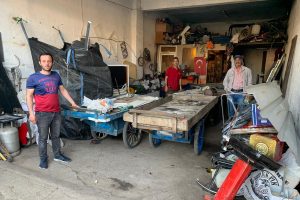 Hurda toplayıcısının &uuml;zerine iş vaadiyle 5 şirket kurmuşlar