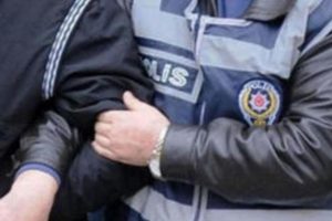 8 &ouml;ğrenci ile 1 polise FET&Ouml;'den g&ouml;zaltı