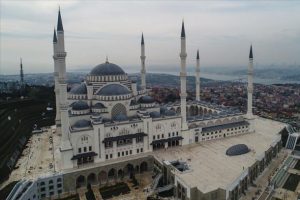 B&uuml;y&uuml;k &Ccedil;amlıca Camisi'nin resmi a&ccedil;ılışı yarın yapılacak