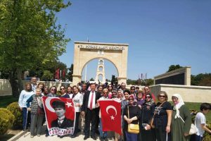 Bursalı emeklilerden anlamlı ziyaret