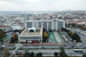 İBB'de yeni atanan daire başkanı Nurten Uğursoy'a tebligat engeli