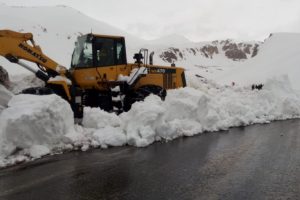 Van-Bah&ccedil;esaray karayoluna &ccedil;ığ d&uuml;şt&uuml;
