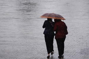 Meteoroloji o iki ili saat vererek uyardı: &Ccedil;ok kuvvetli olacak