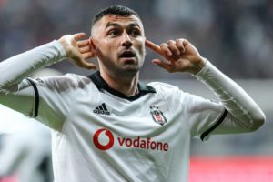 Burak Yılmaz'dan kadro dışı g&ouml;ndermesi! "6 ay &ouml;nce..."