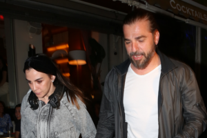 Engin Altan D&uuml;zyatan parf&uuml;m &ccedil;ıkardı